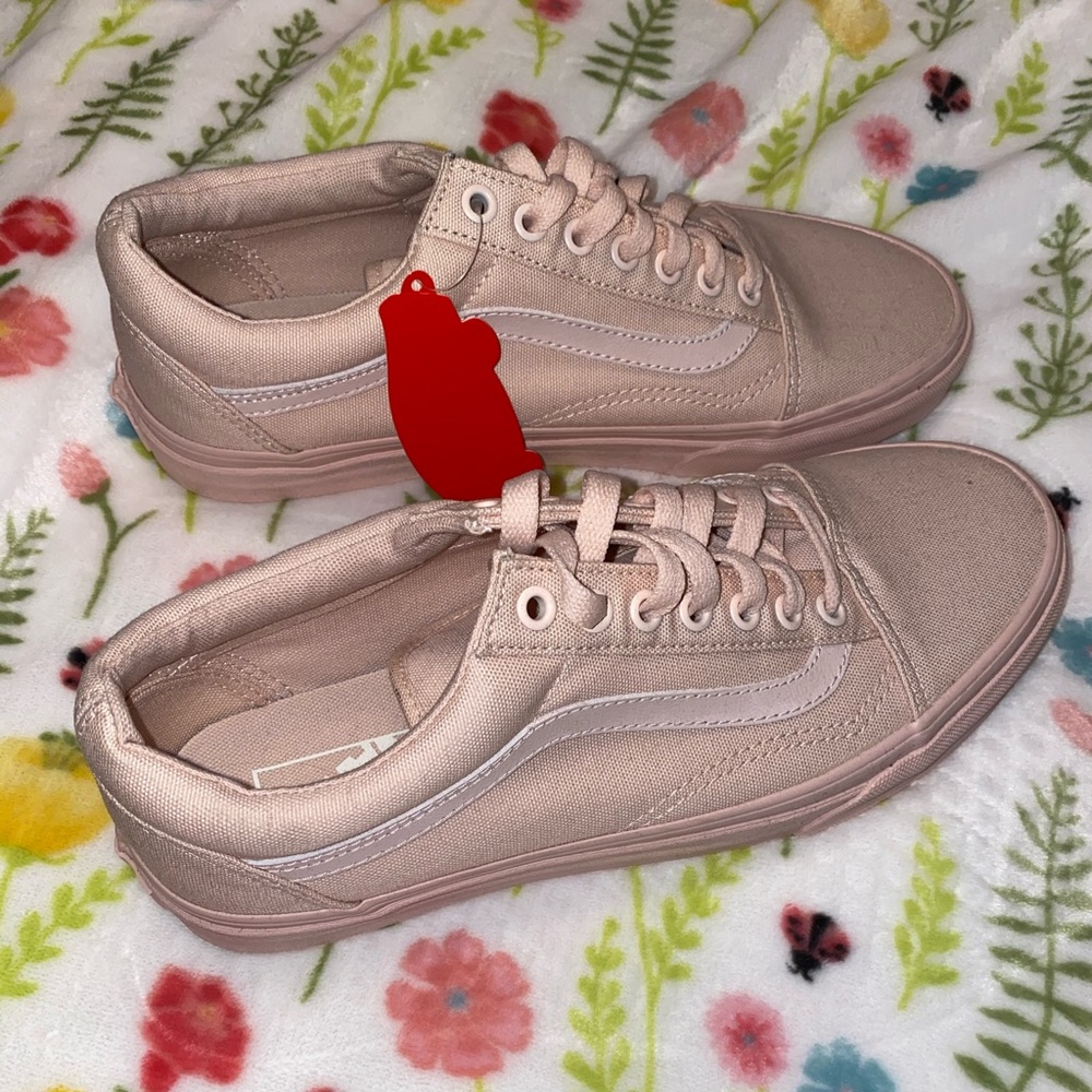 NWT RARE Pink Blush old Skool Vans